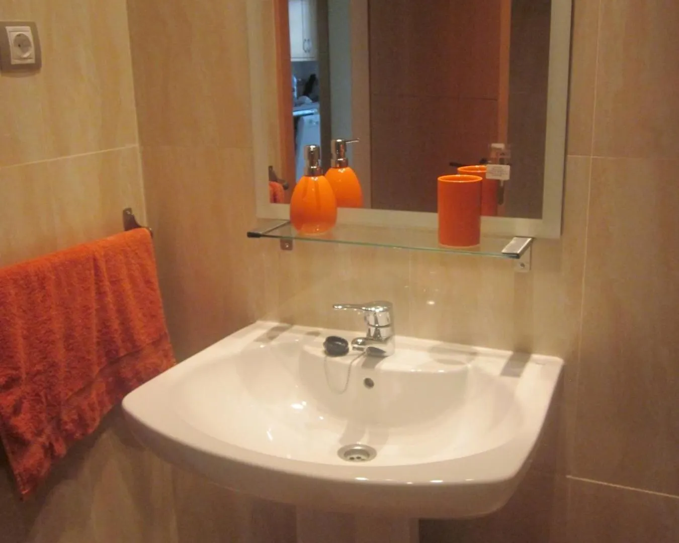 2108-Nice Apt With Pool Close From Beach And Bars